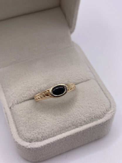 9ct gold onyx ring