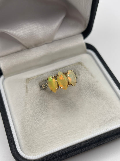 9ct gold opal and alexandrite ring