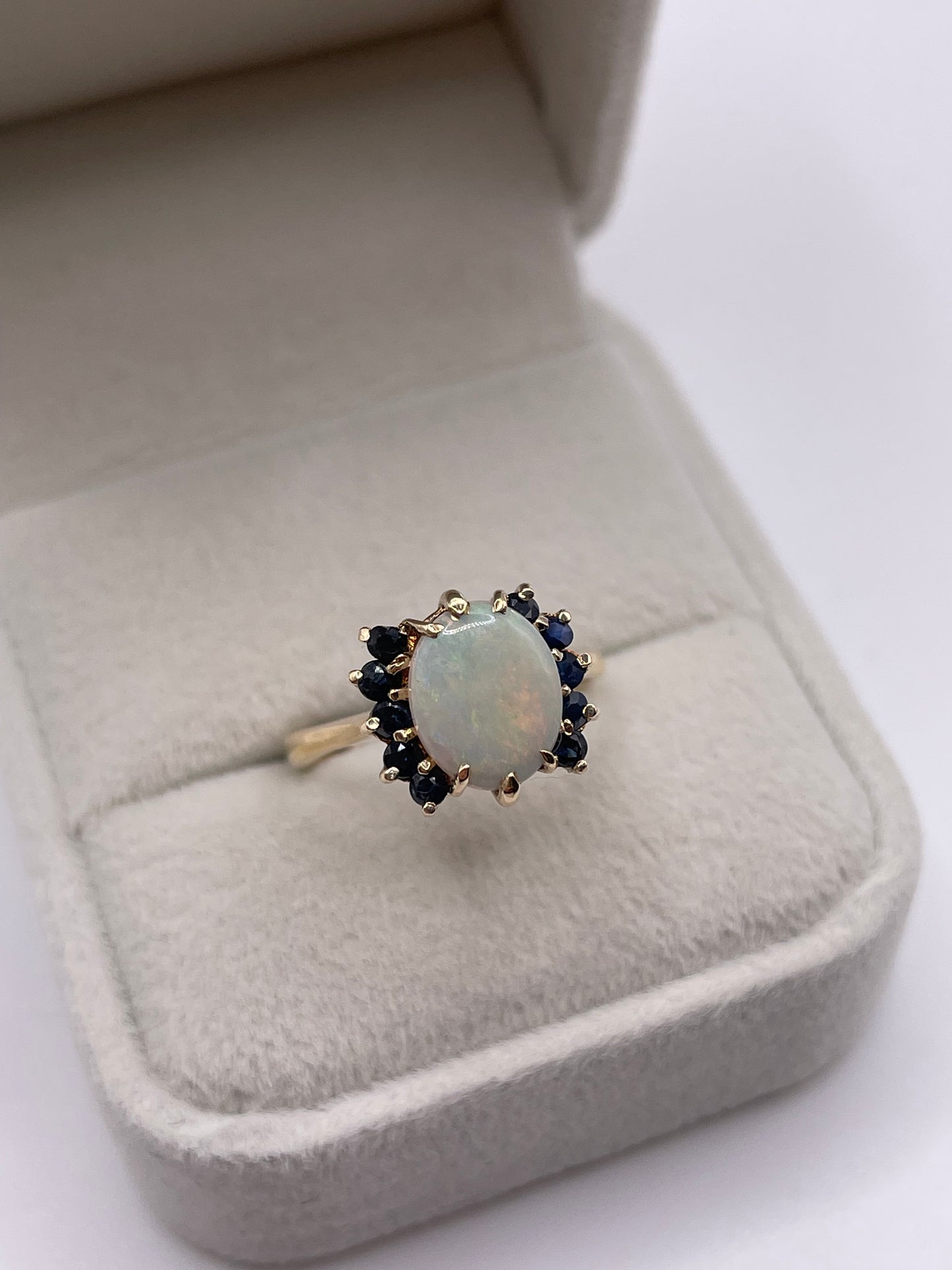 9ct gold opal and sapphire ring