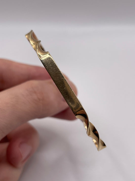 9ct gold bangle