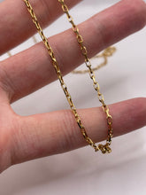 Load image into Gallery viewer, 9ct gold chain 54
