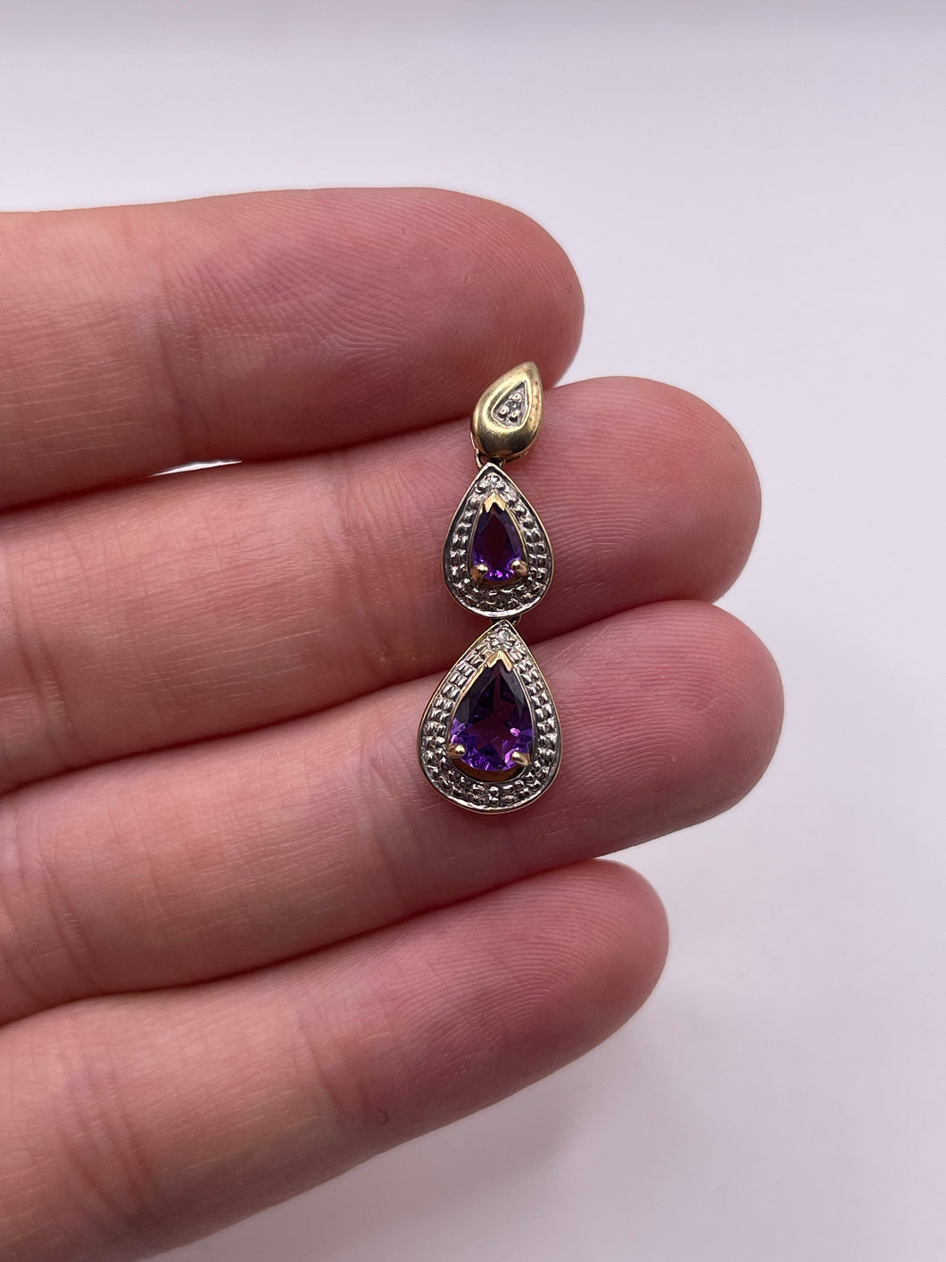 9ct gold amethyst and diamond pendant