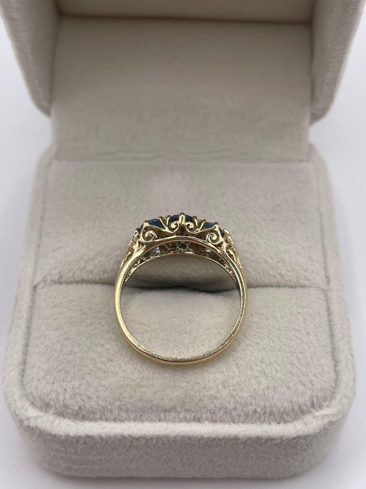 9ct gold topaz ring