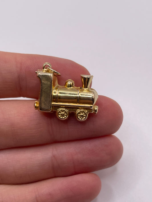 9ct gold train charm
