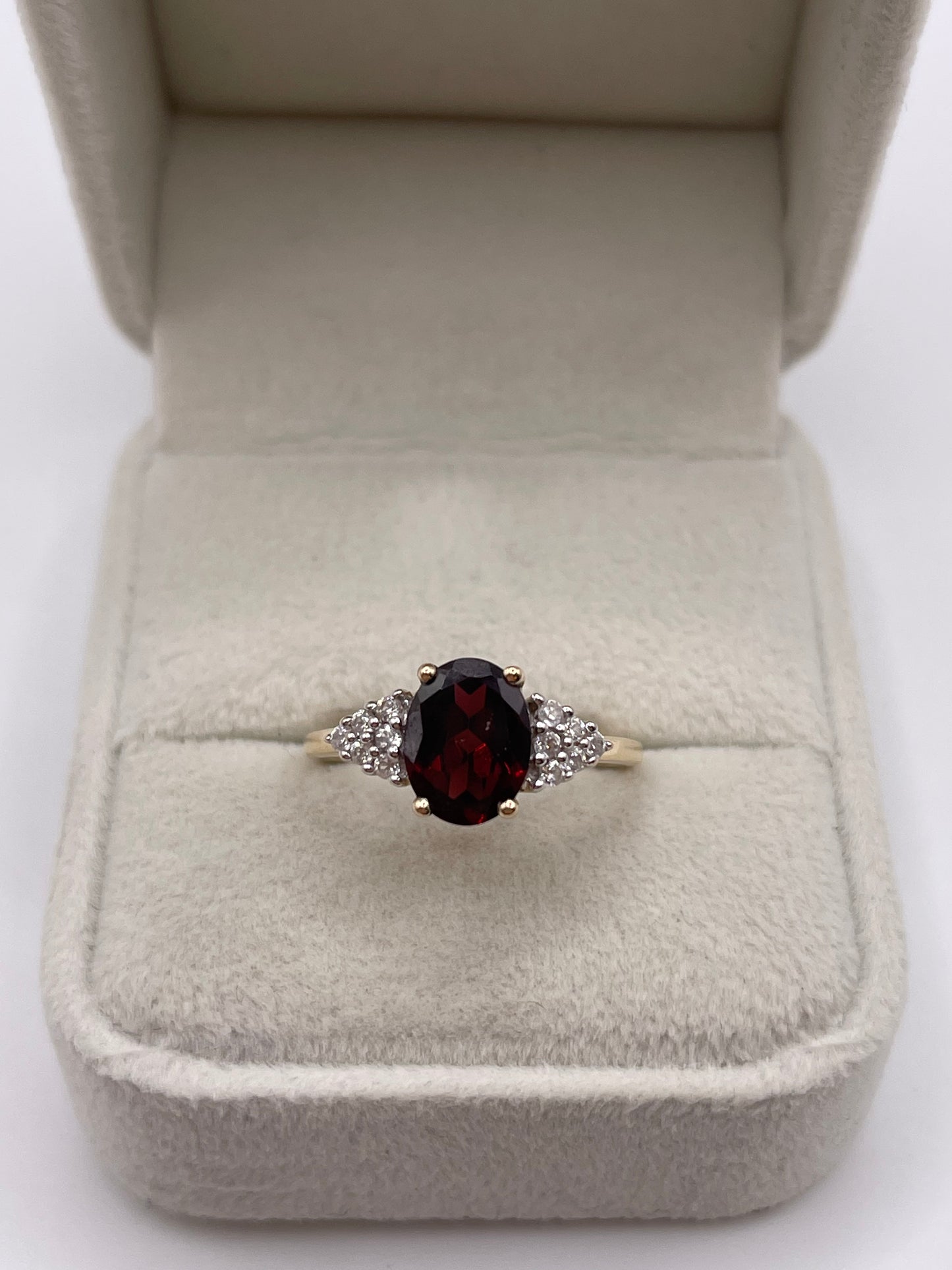 9ct gold garnet and zircon ring