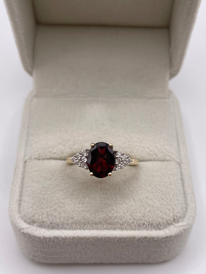 9ct gold garnet and zircon ring