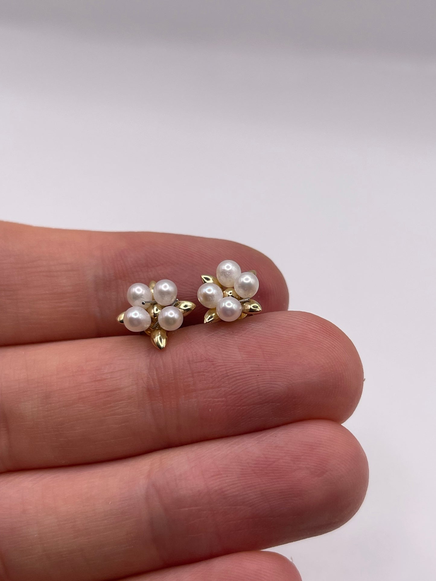 9ct gold pearl earrings