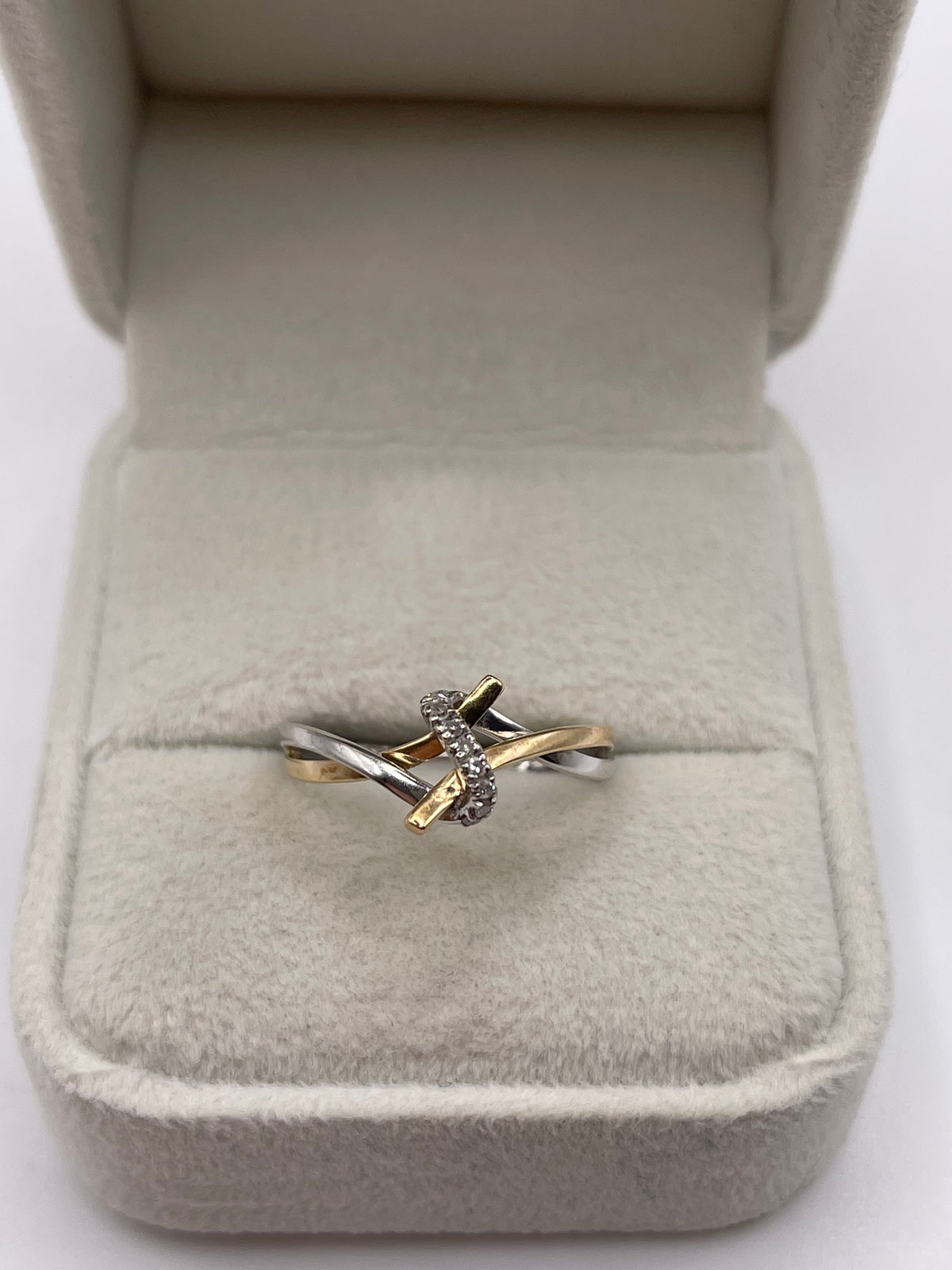 9ct two tone gold diamond ring