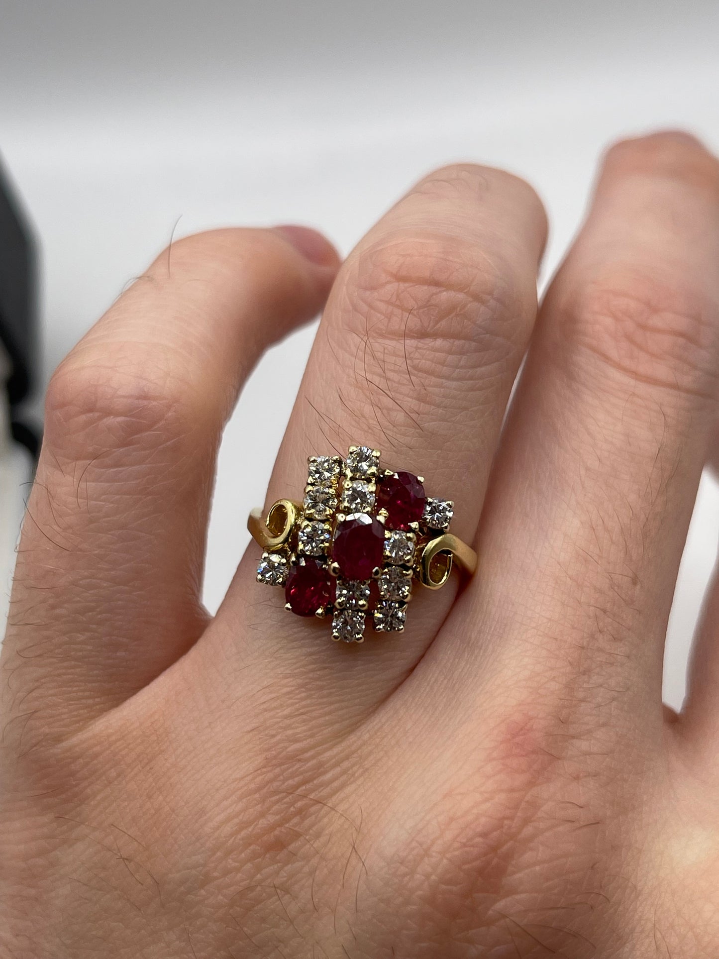 18ct gold ruby and diamond ring
