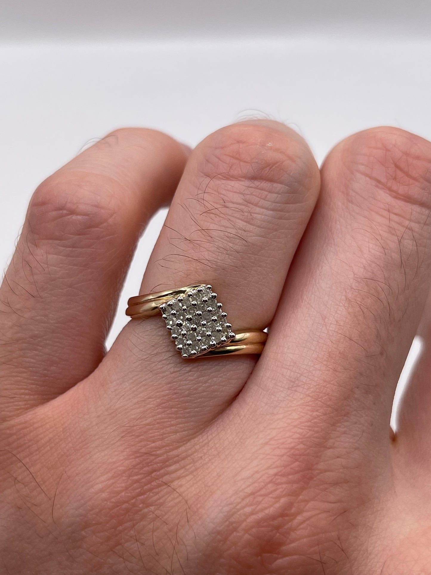 9ct gold diamond cluster ring