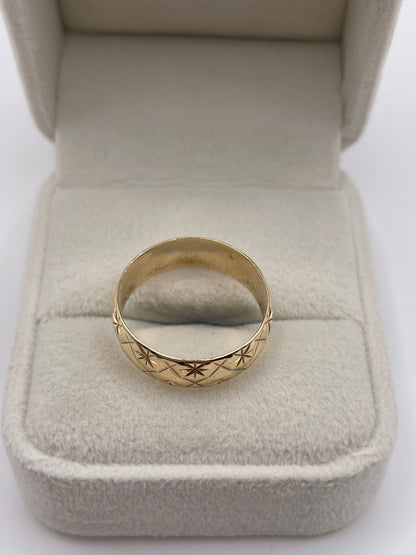 9ct gold patterned band