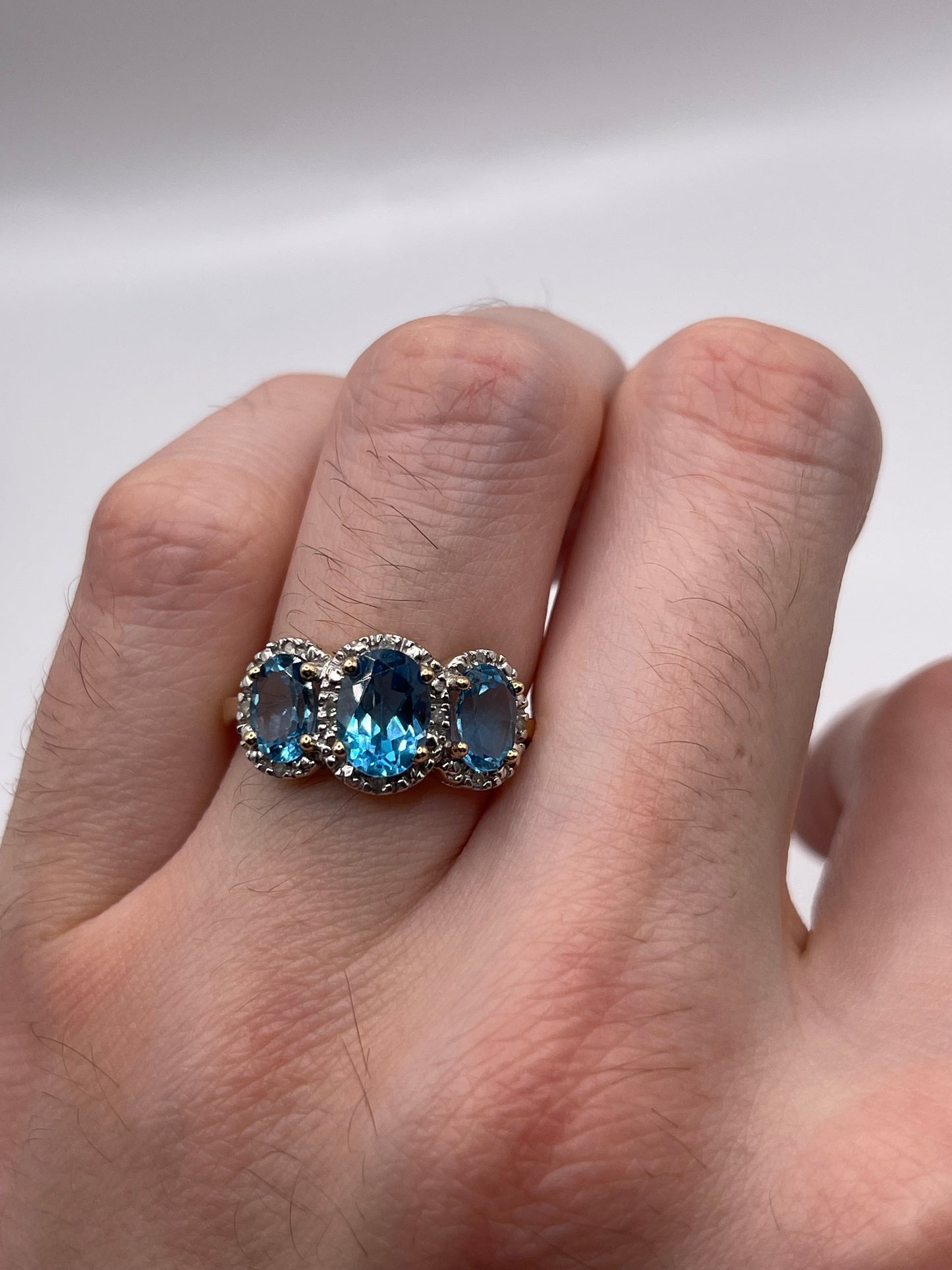 9ct gold topaz and diamond ring