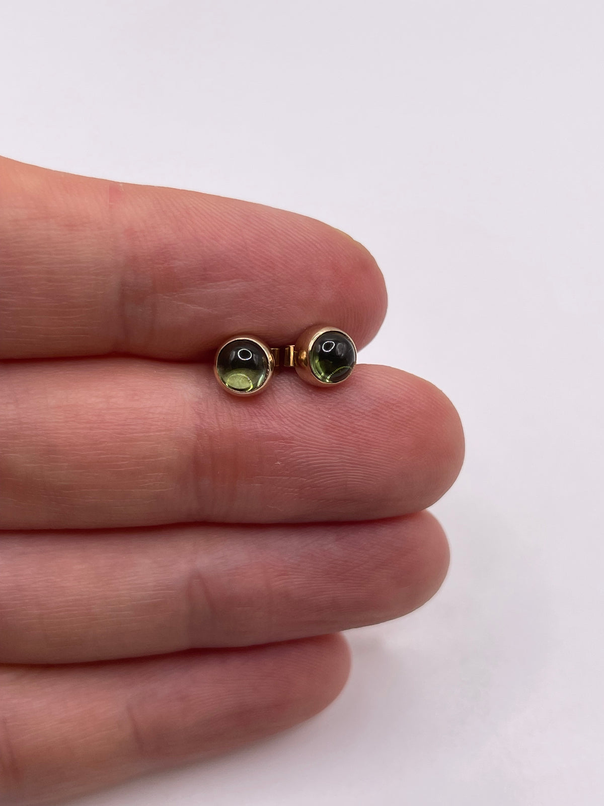 9ct gold cabochon peridot earrings