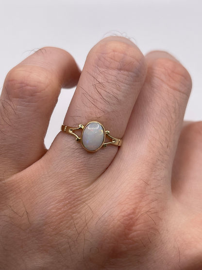 9ct gold opal ring