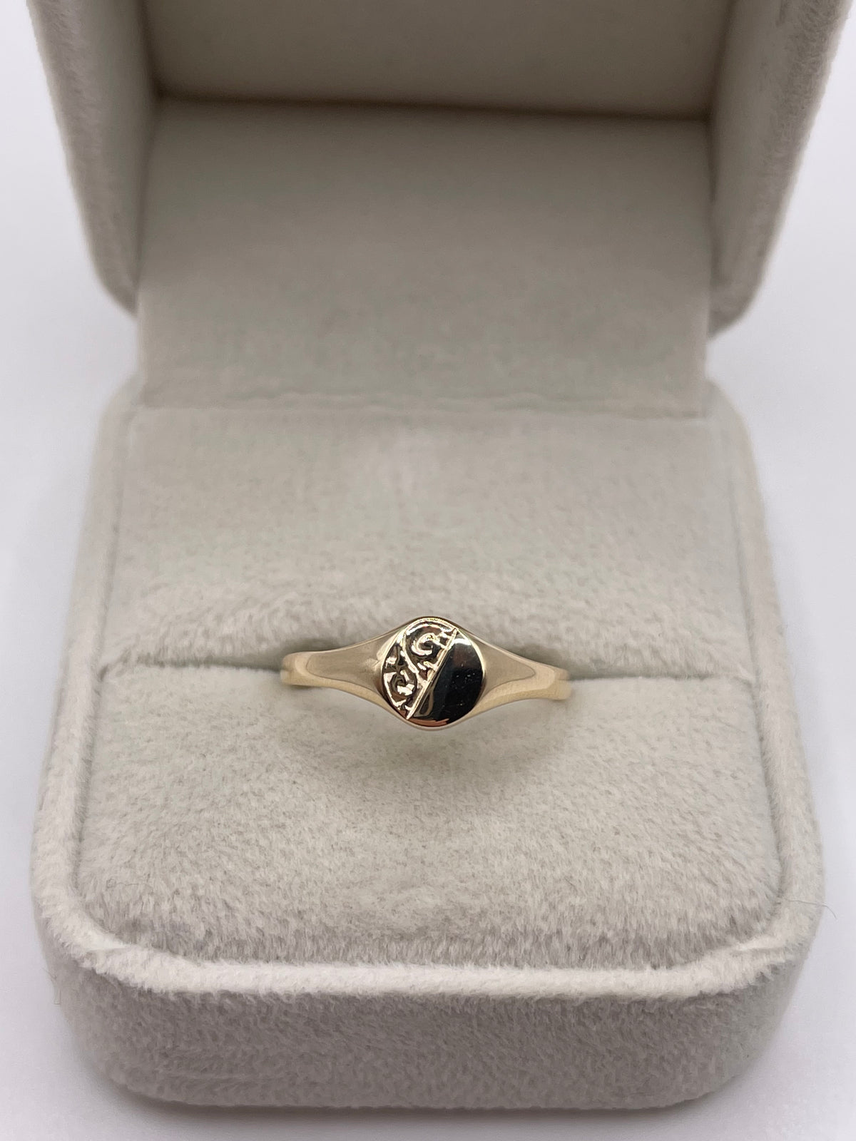 9ct gold signet ring