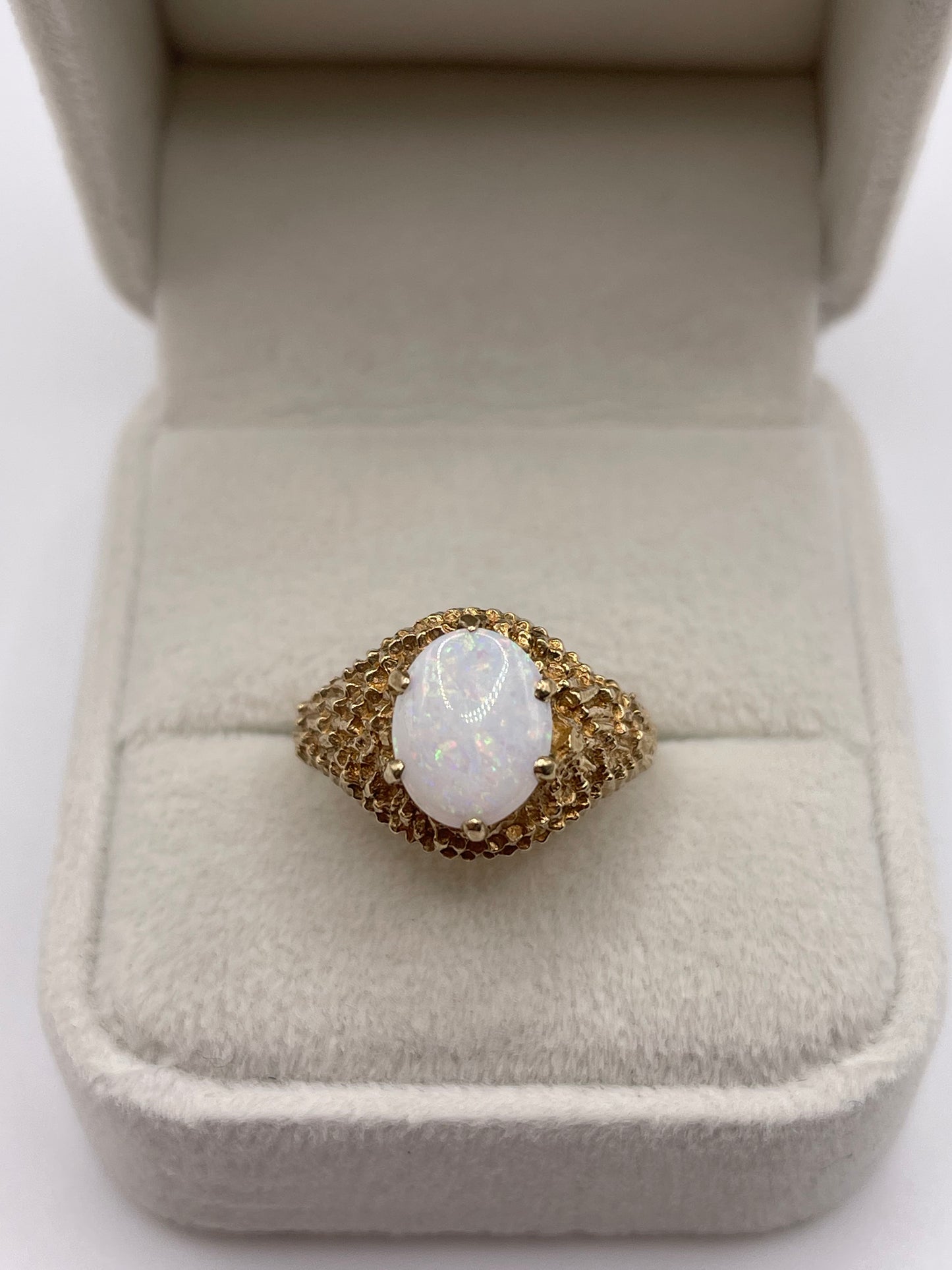 9ct gold opal ring