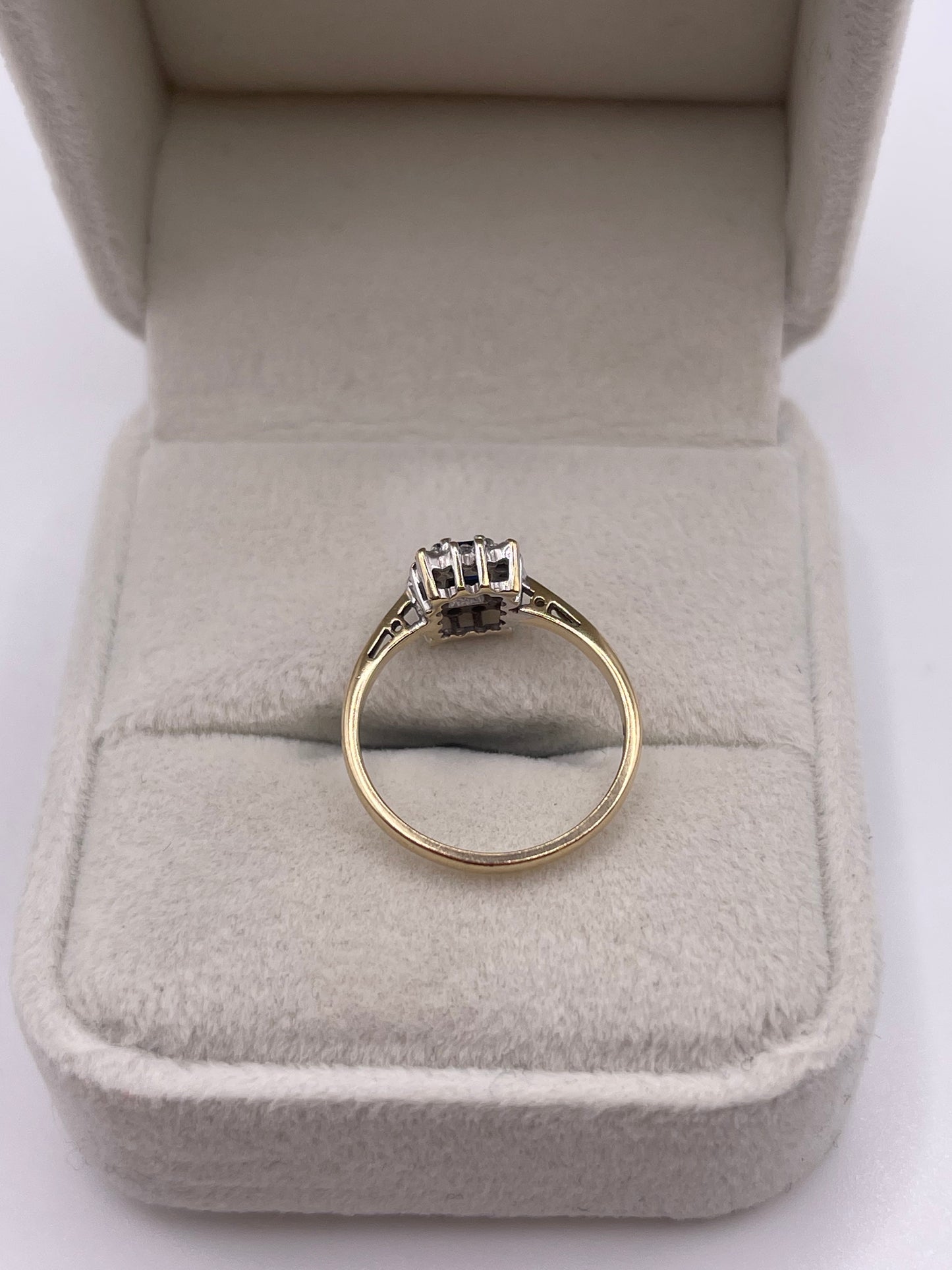 9ct gold sapphire and diamond ring