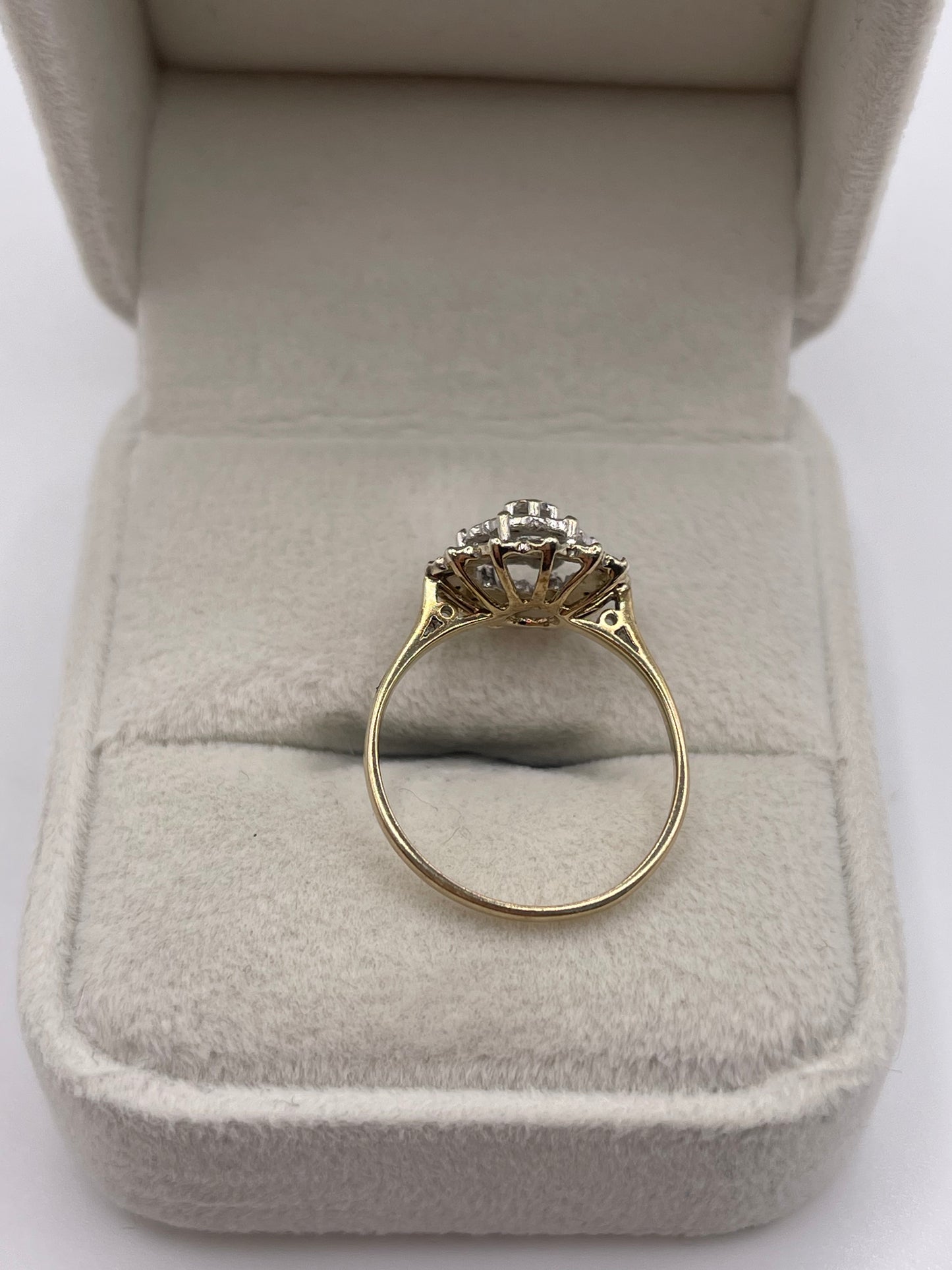 9ct gold diamond cluster ring