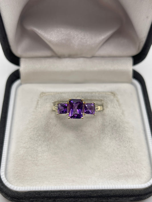 9ct gold amethyst and diamond ring
