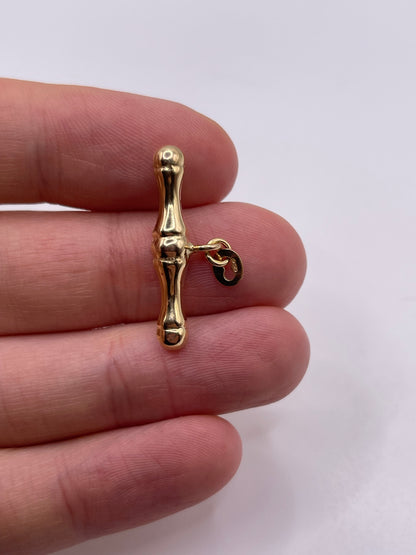9ct gold t bar pendant