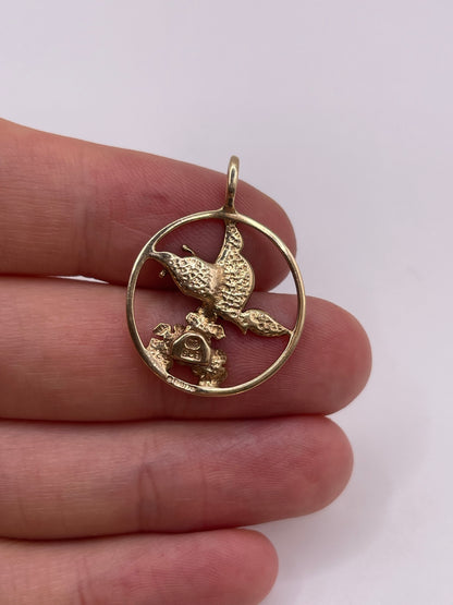 9ct gold enamel pendant