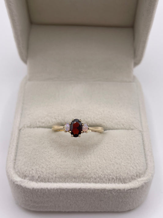 9ct gold garnet and opal ring