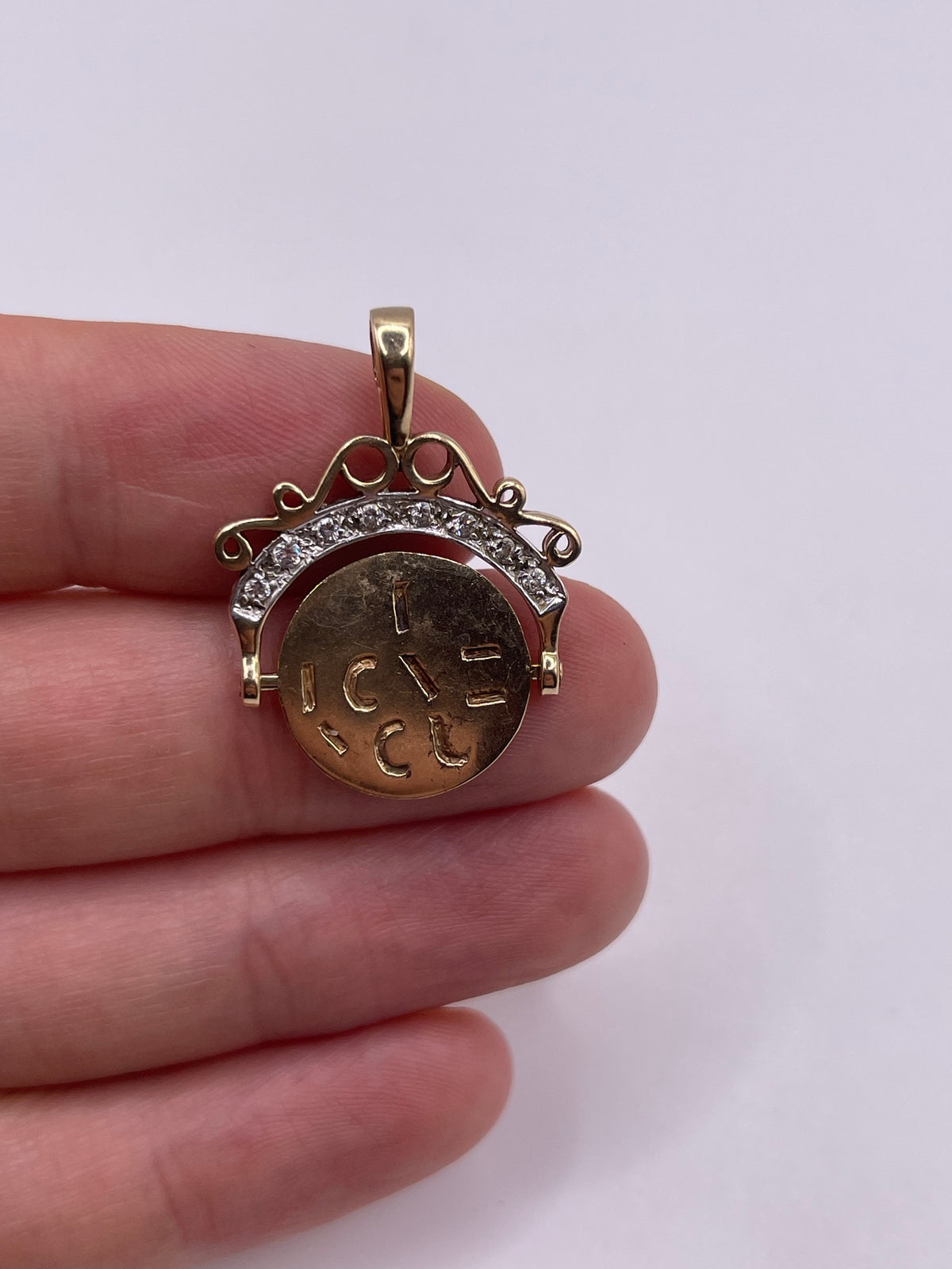 9ct gold I love you spinner pendant