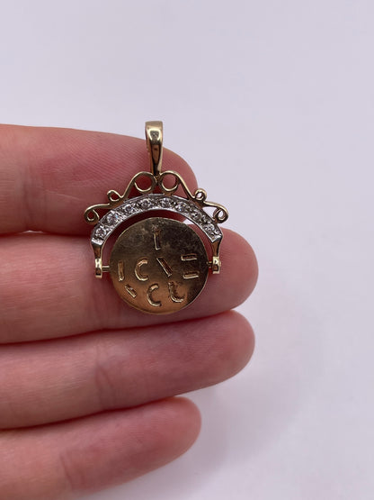 9ct gold I love you spinner pendant