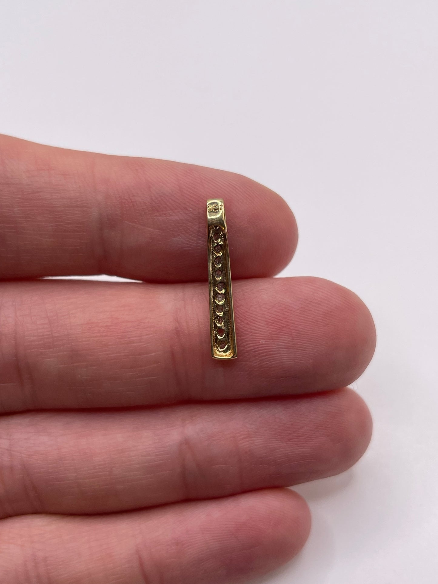 9ct gold diamond pendant