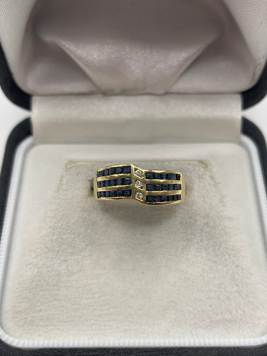 18ct gold sapphire and diamond ring
