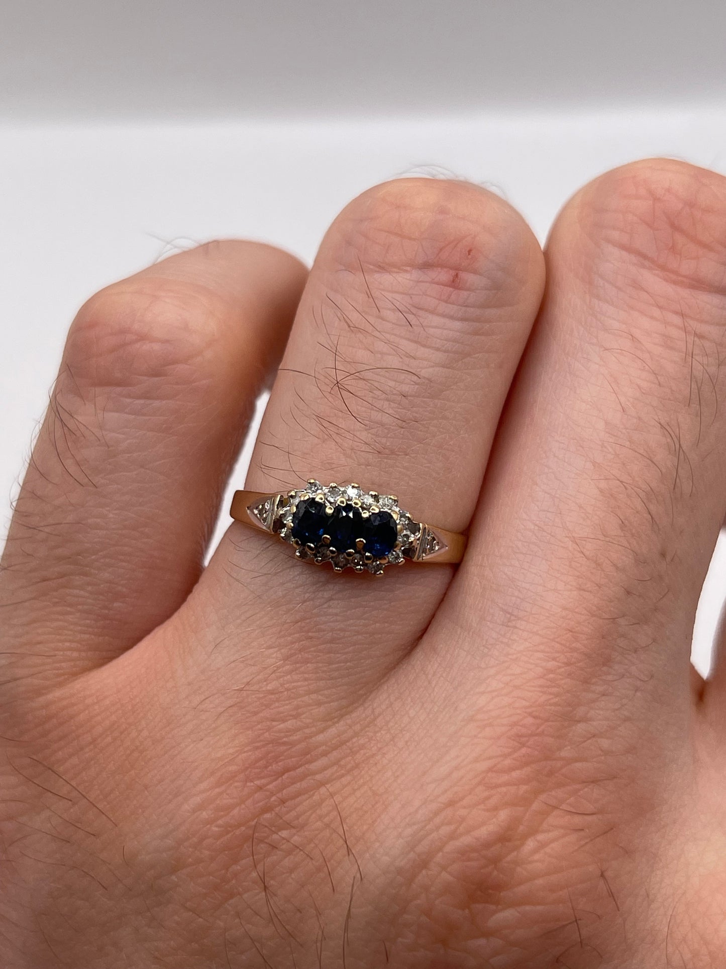 9ct gold sapphire and diamond ring