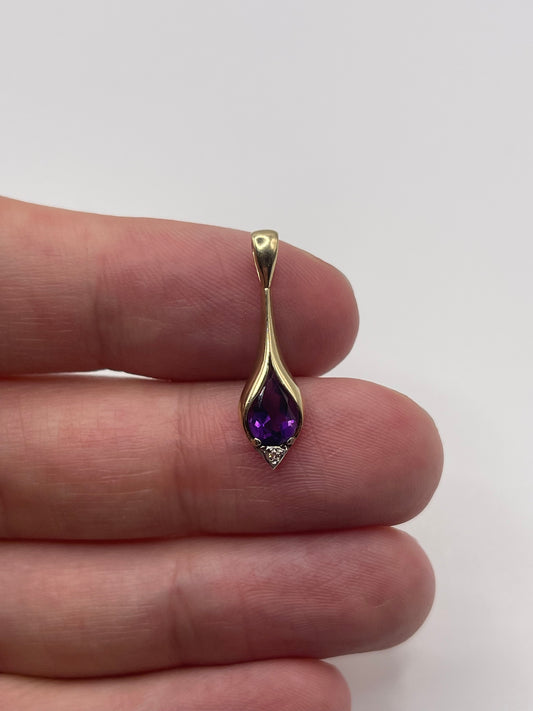 9ct gold amethyst and diamond pendant