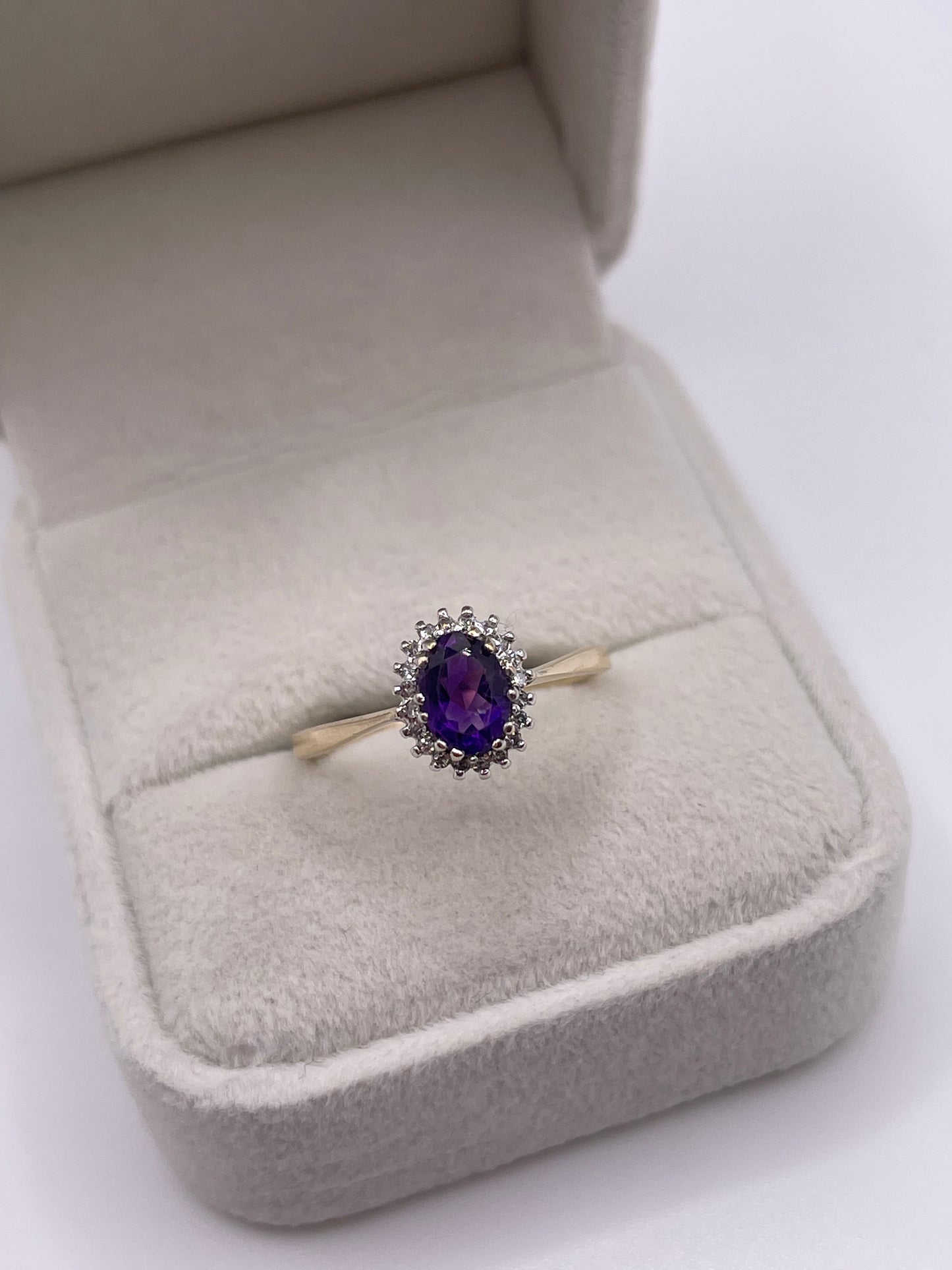 9ct gold amethyst and diamond ring