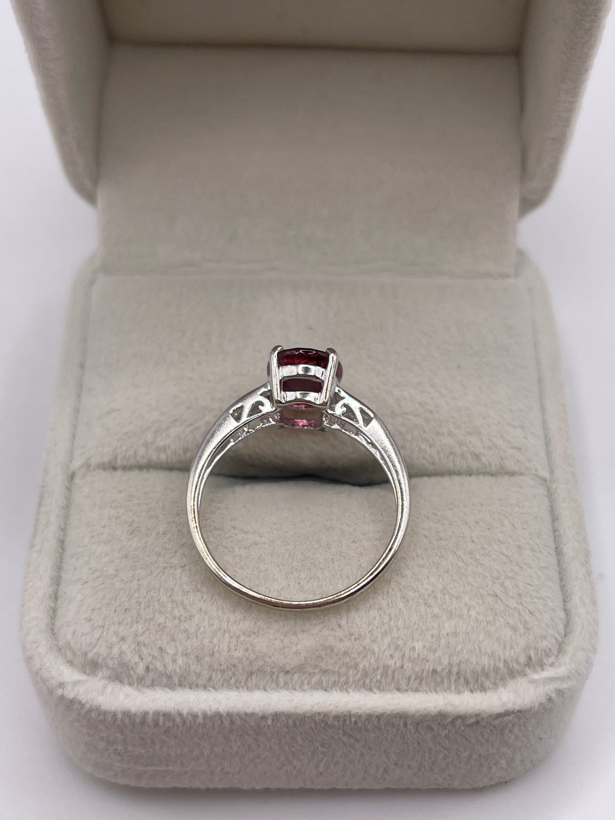9ct white gold tourmaline and diamond ring