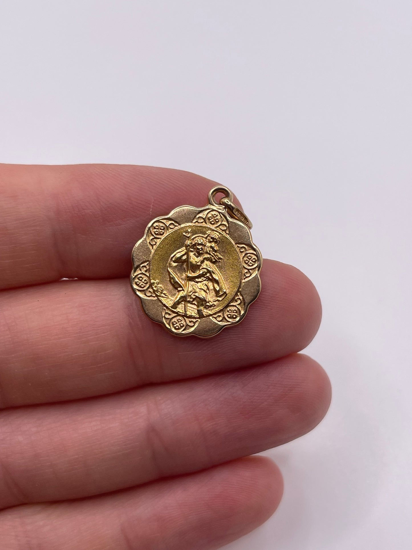 9ct gold st Christopher pendant