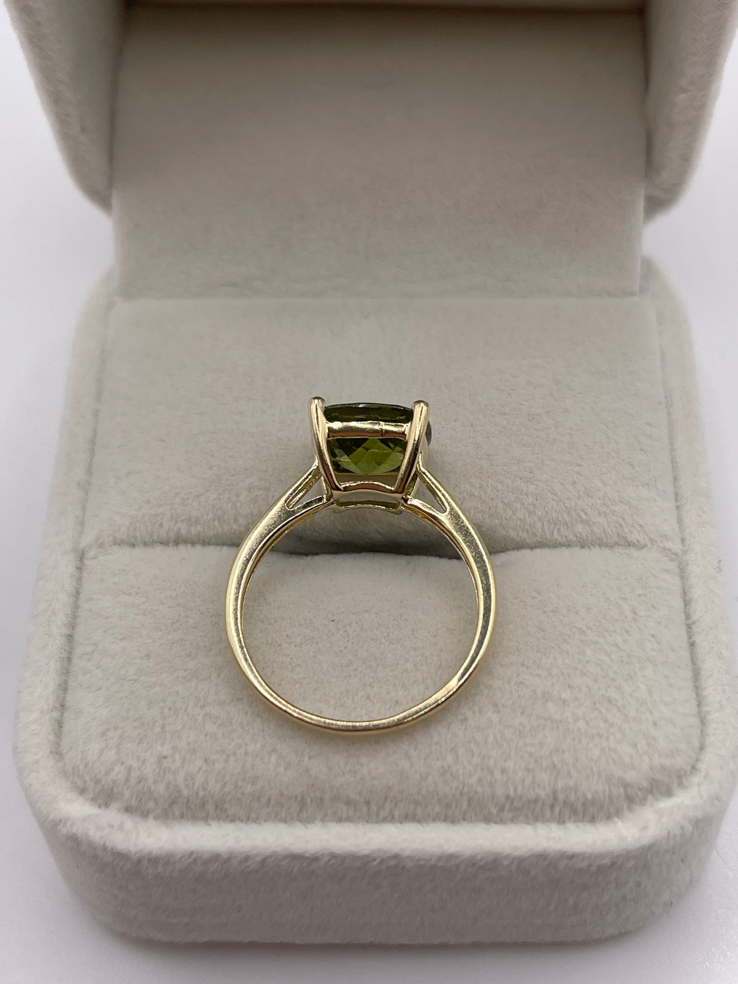 9ct gold quartz ring