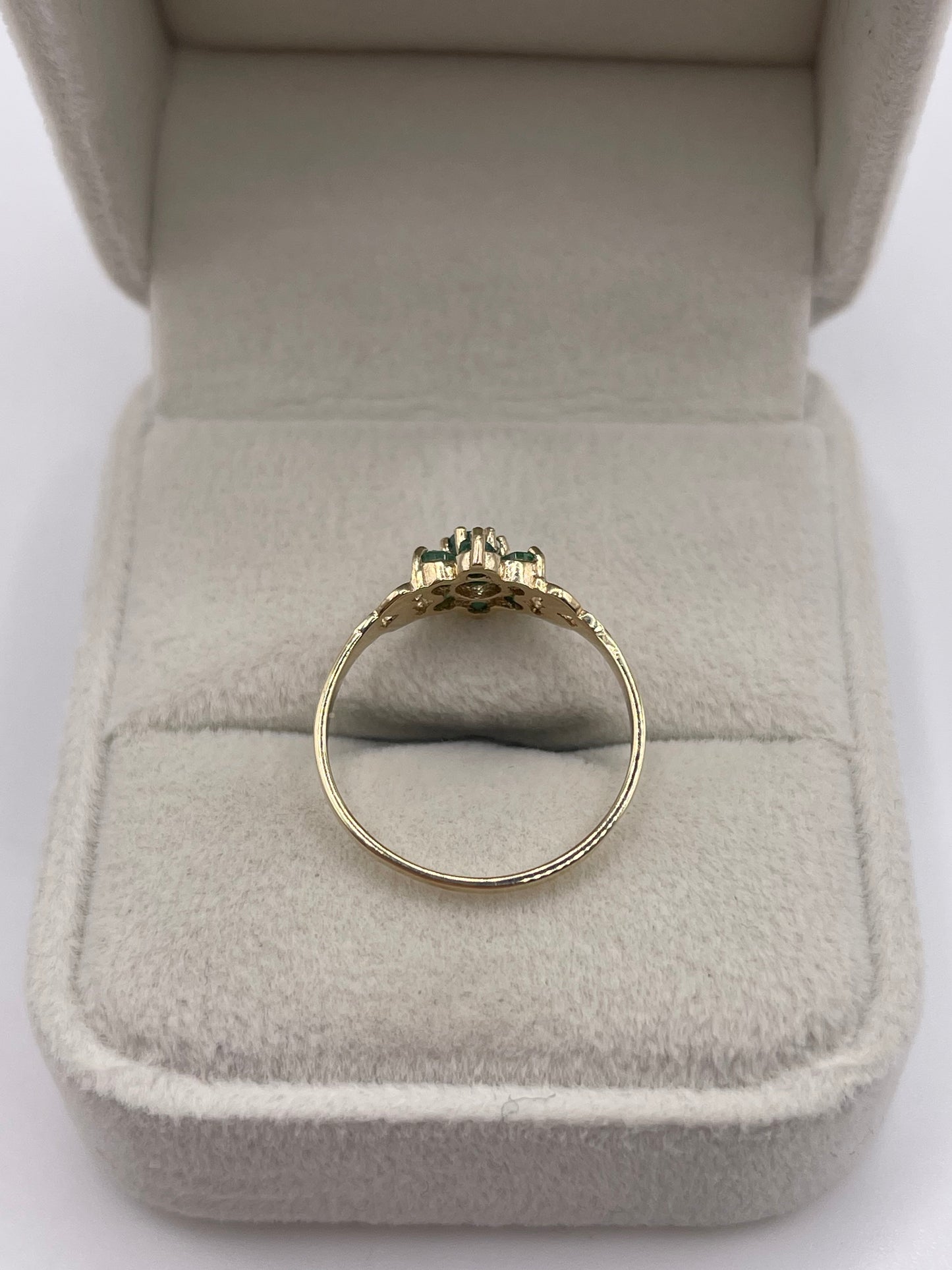 9ct gold emerald cluster ring