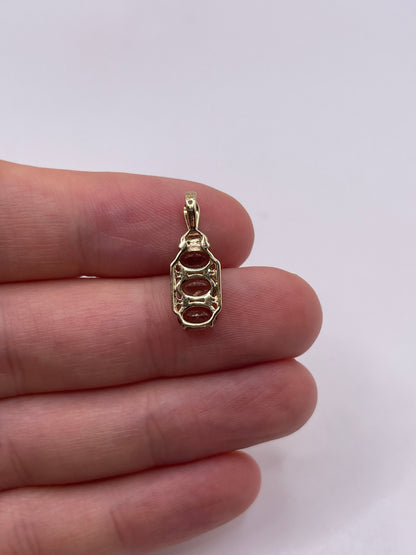 9ct gold quartz and diamond pendant