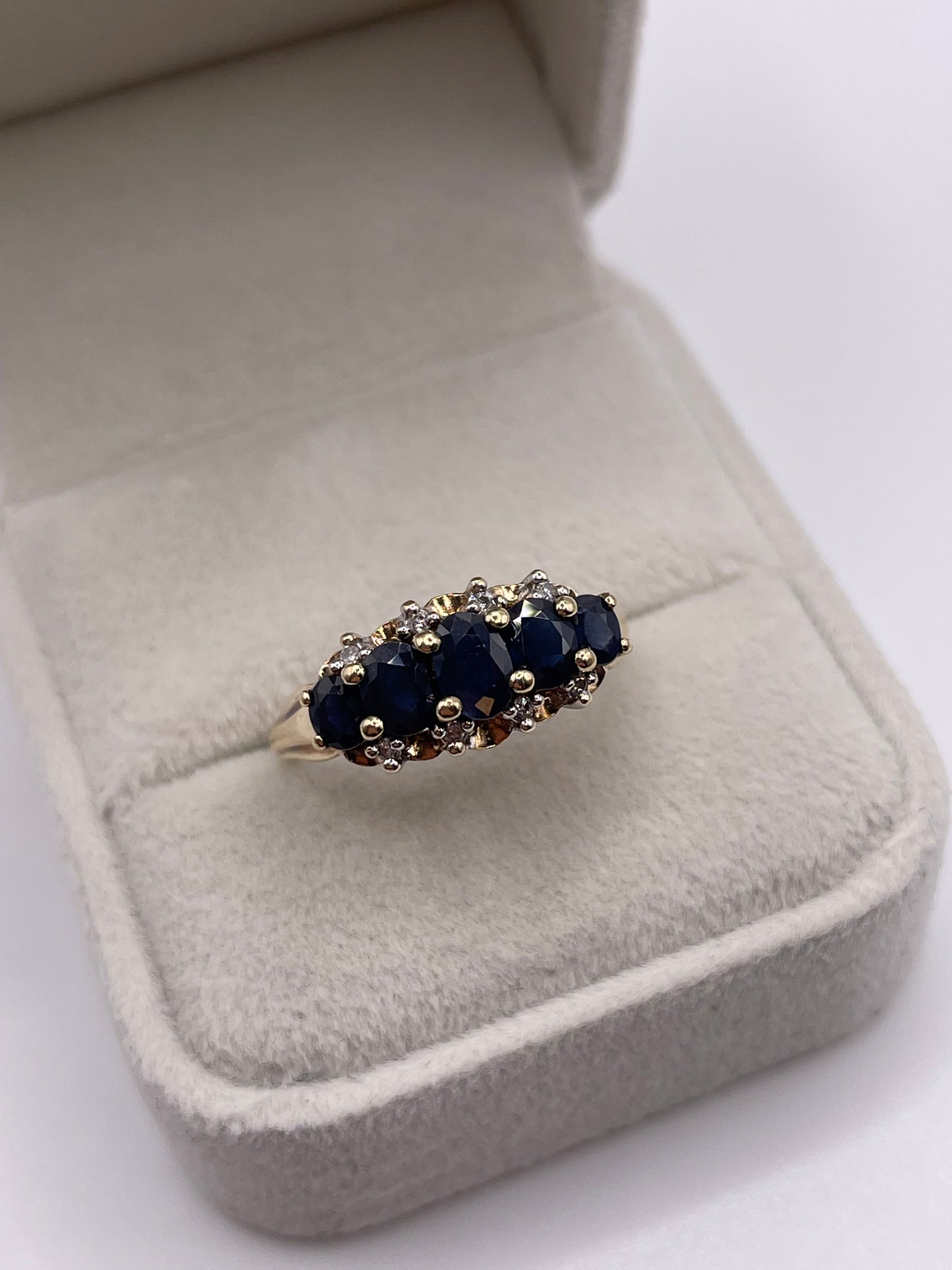 9ct gold sapphire and diamond ring