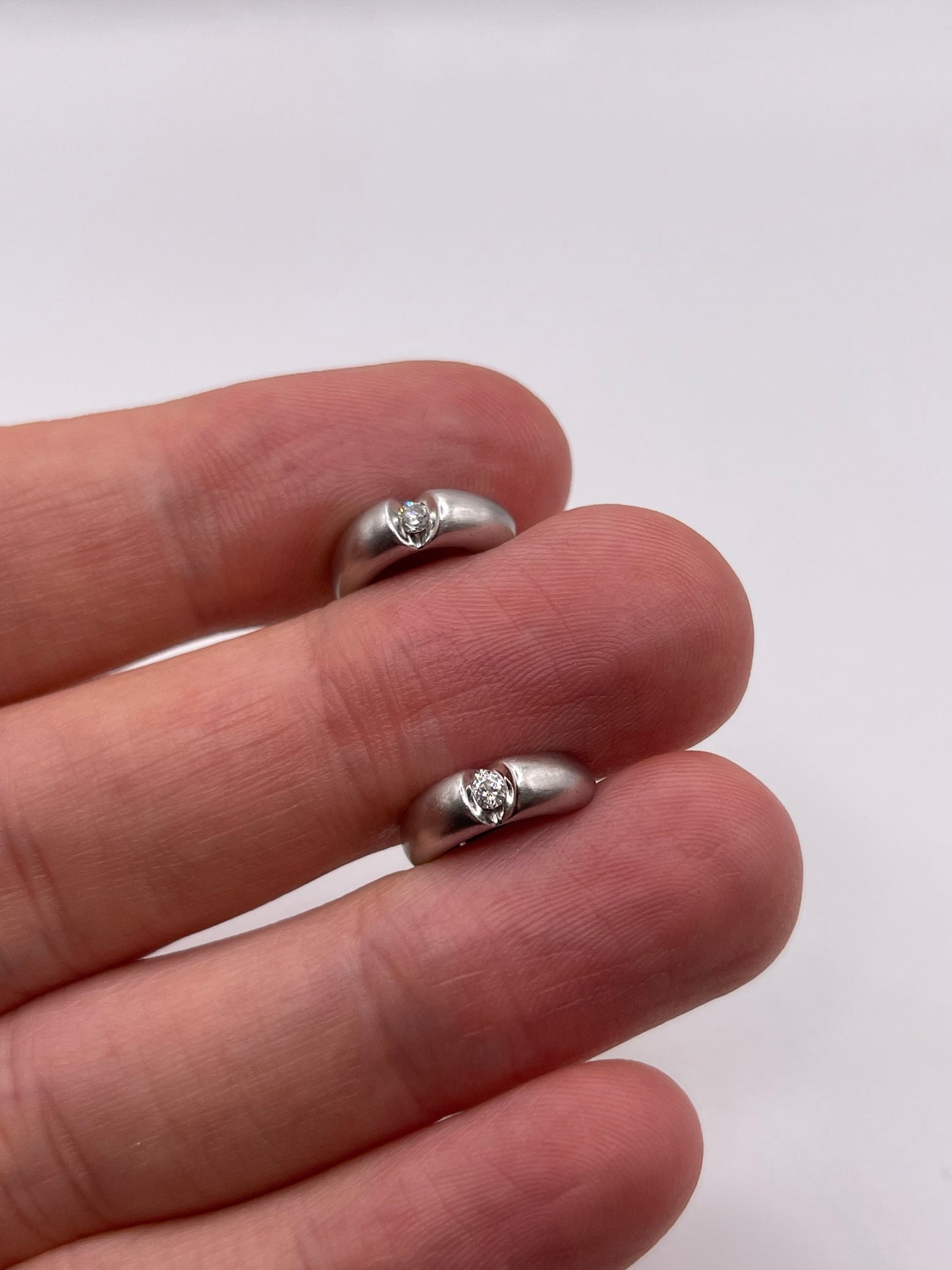 18ct white gold diamond earrings