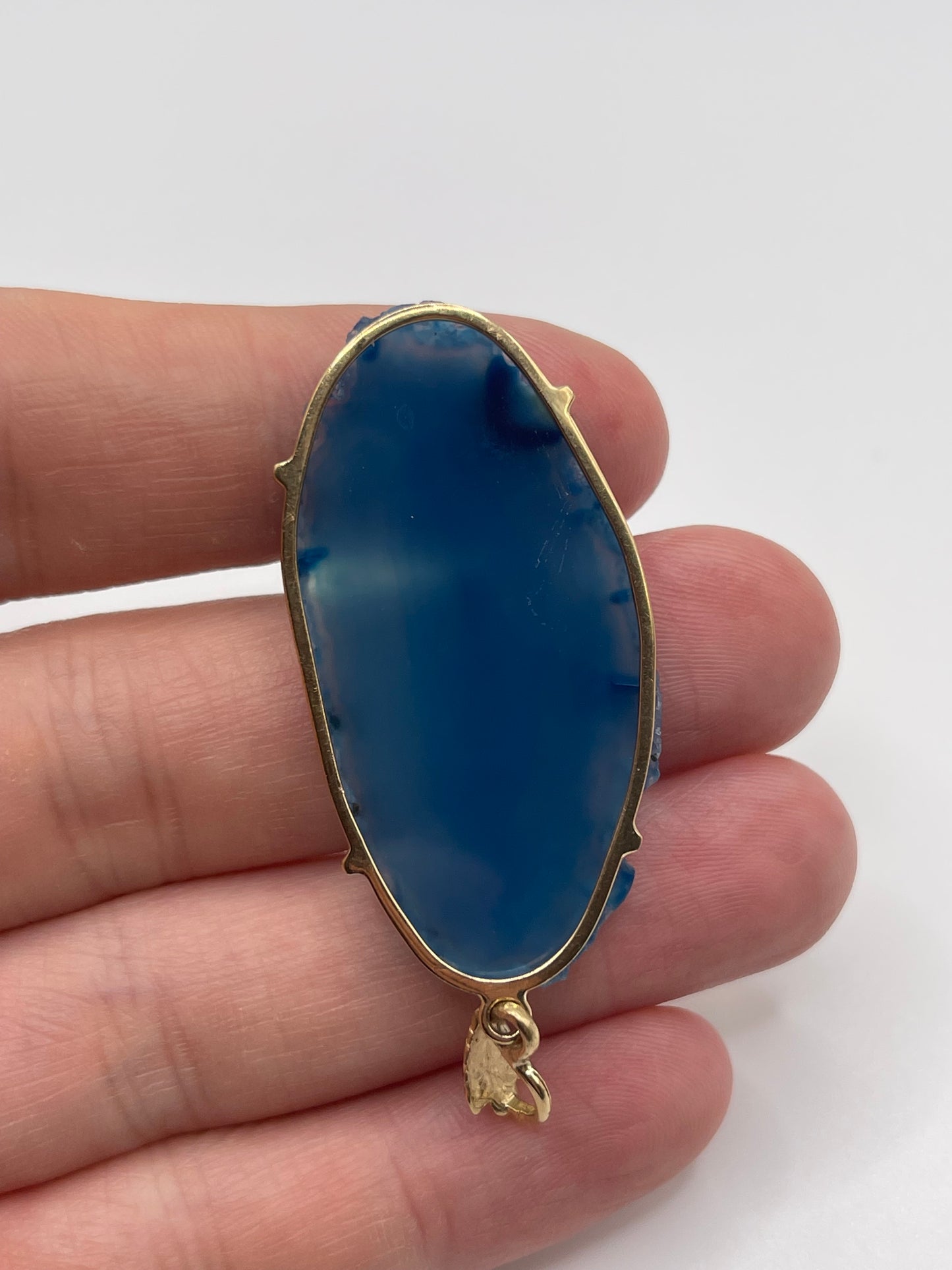 9ct gold agate pendant