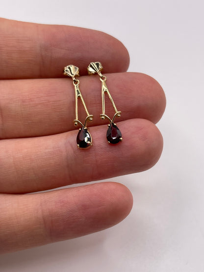 9ct gold garnet earrings