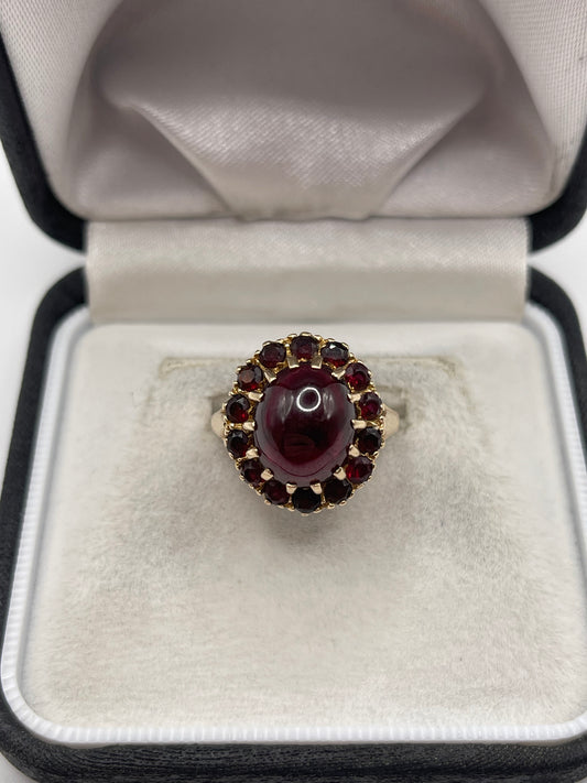 9ct gold garnet cluster ring