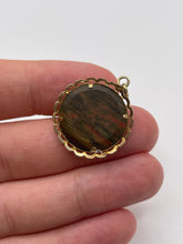 Load image into Gallery viewer, 9ct gold agate pendant
