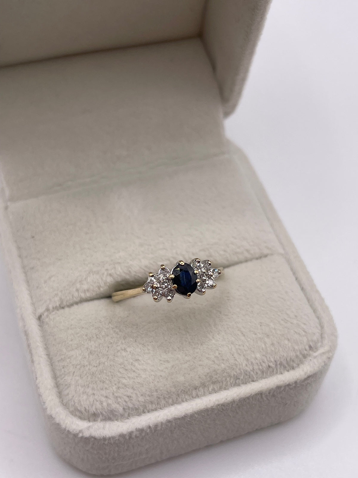 9ct gold sapphire and diamond ring