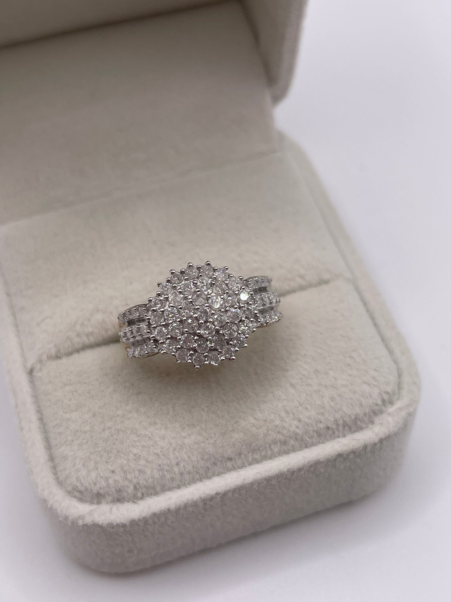 9ct gold diamond cluster ring