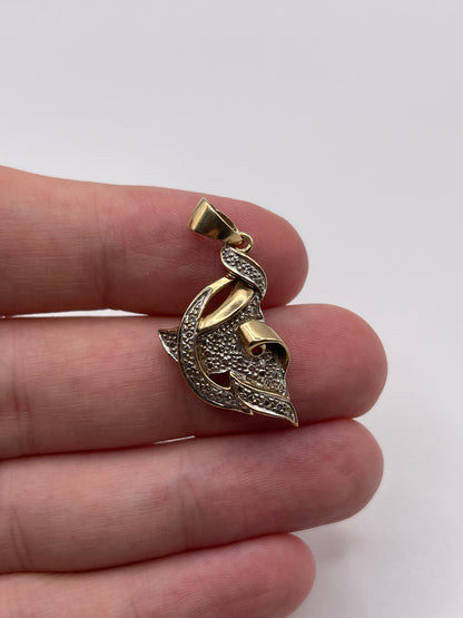 9ct gold diamond cluster pendant