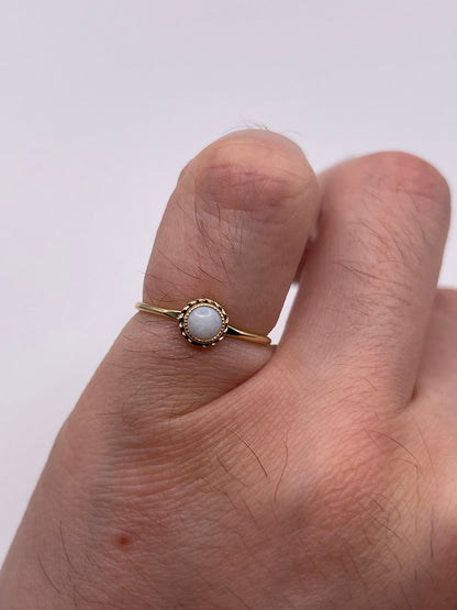 9ct gold opal ring