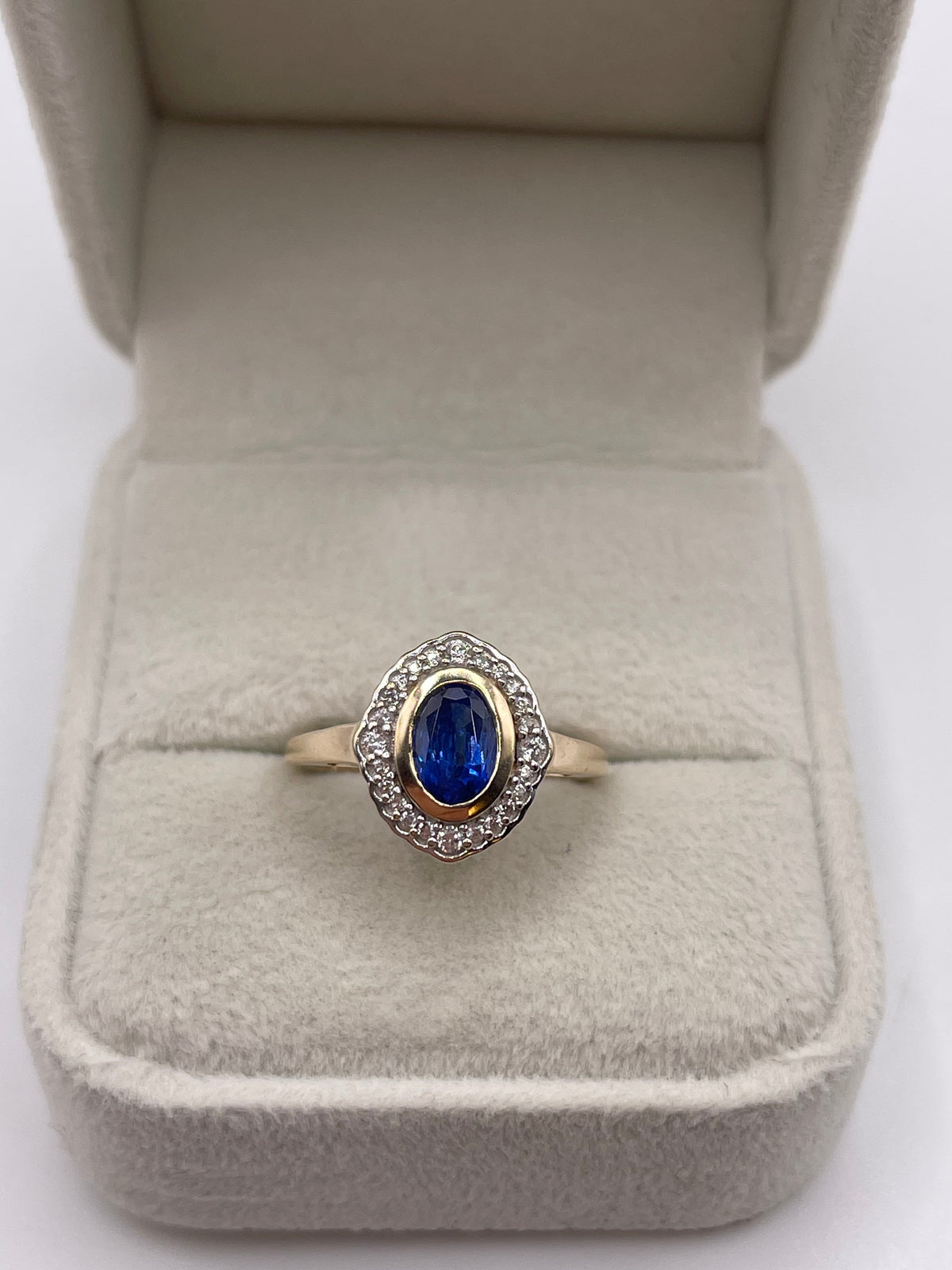 9ct gold kyanite and zircon ring