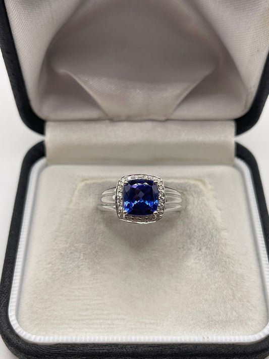 18ct white gold tanzanite and diamond ring
